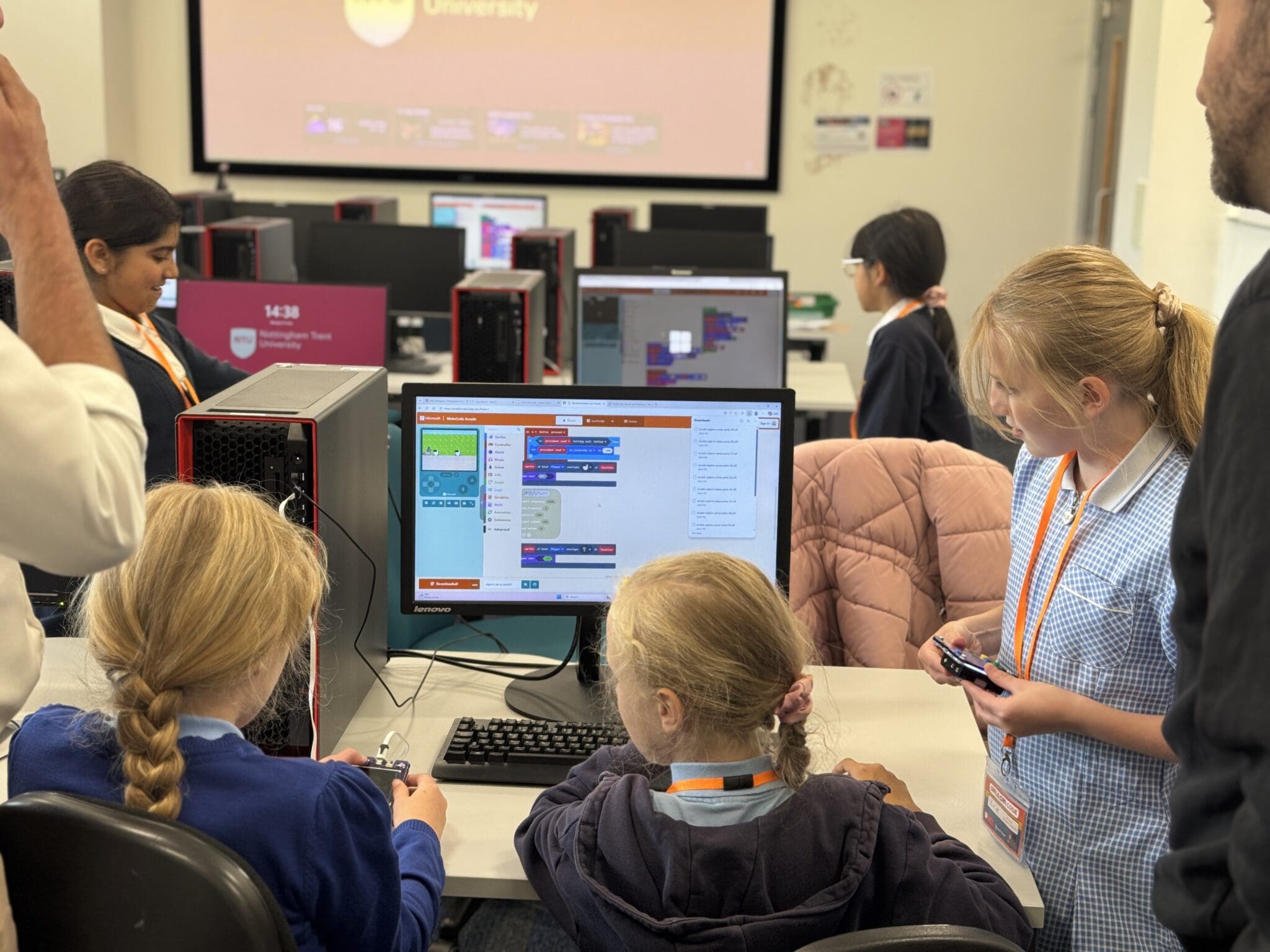 Girls can code - Equals Trust